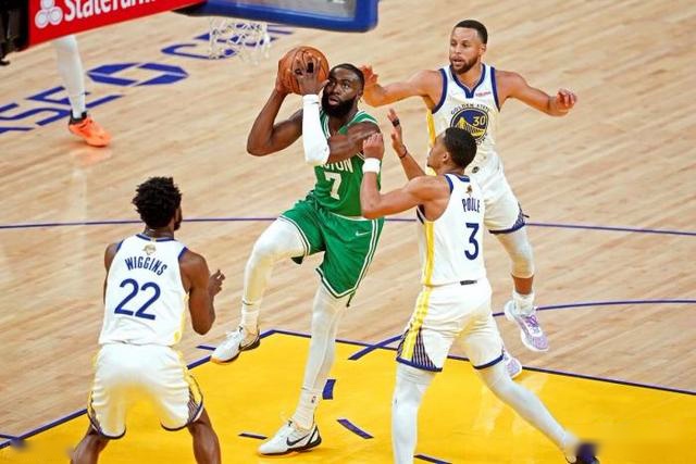 英超争冠生死战曼城迎大考!数据挺小胜阿森纳